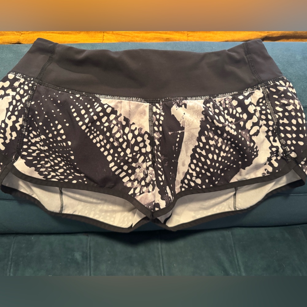 Bundle of 5 Lululemon “Speed Up” 2.5” shorts - Picture 11 of 16